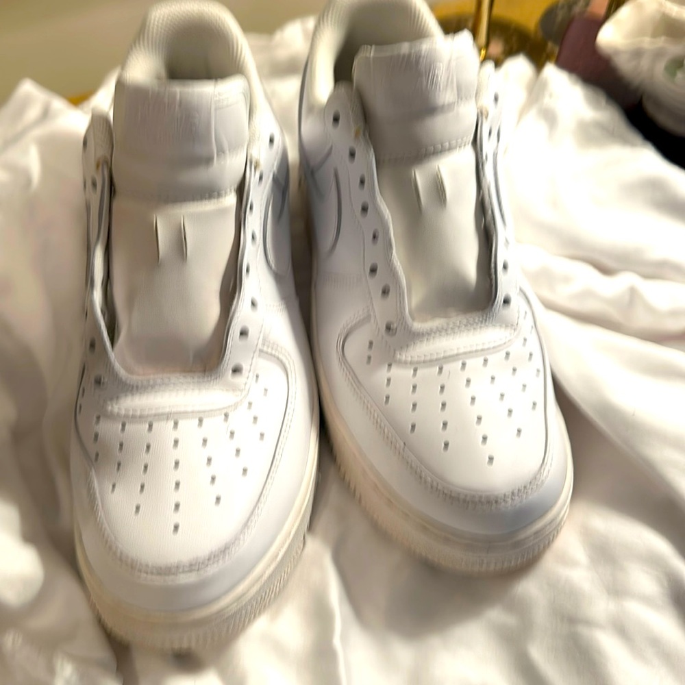 NIKI Air Jordan low SE !    Lightly Loved!